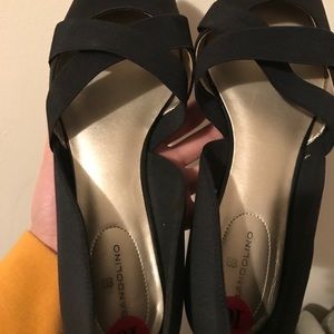 Black cross cross bandalino shoes